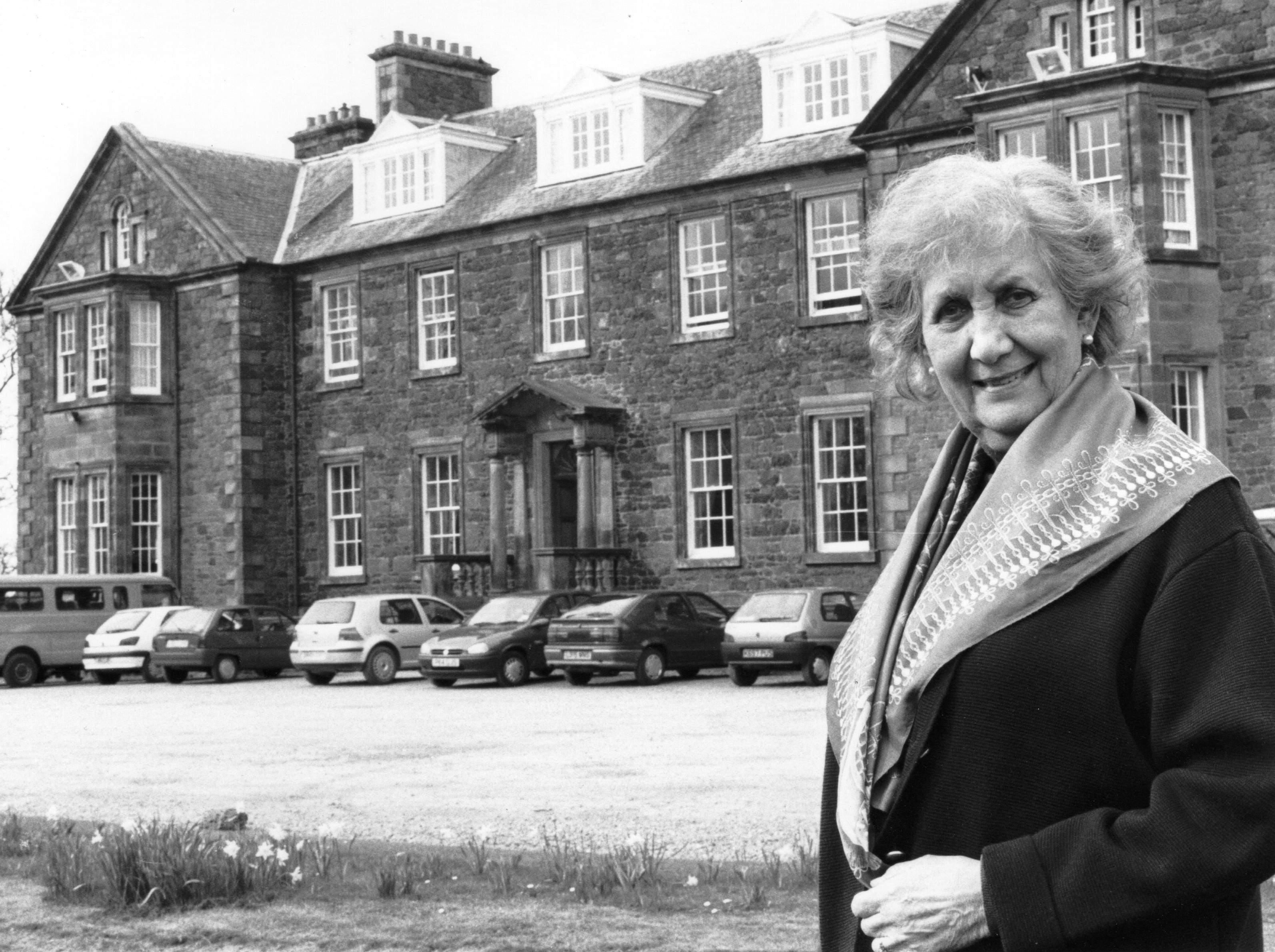 Marian Jones;SOE radio operator.jpg