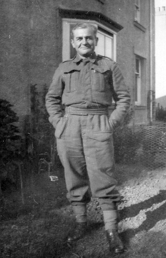 Victor Gross bandleader.jpg