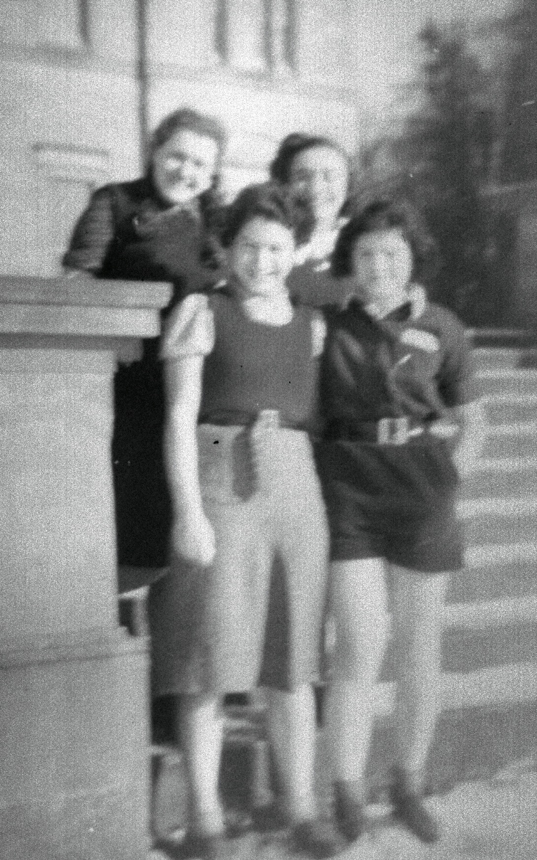 Group of four unknown girls.jpg