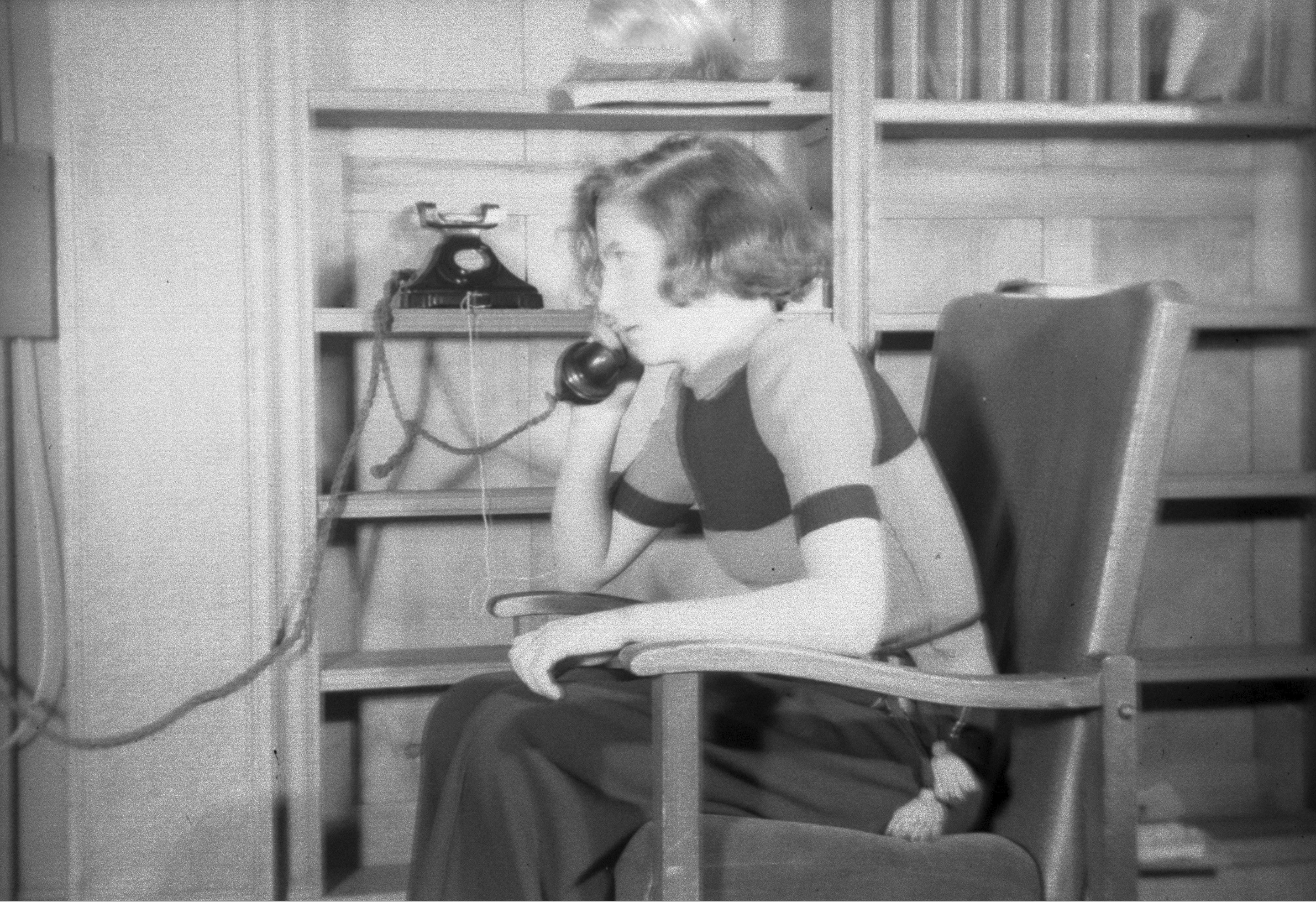 Girl on the phone.jpg