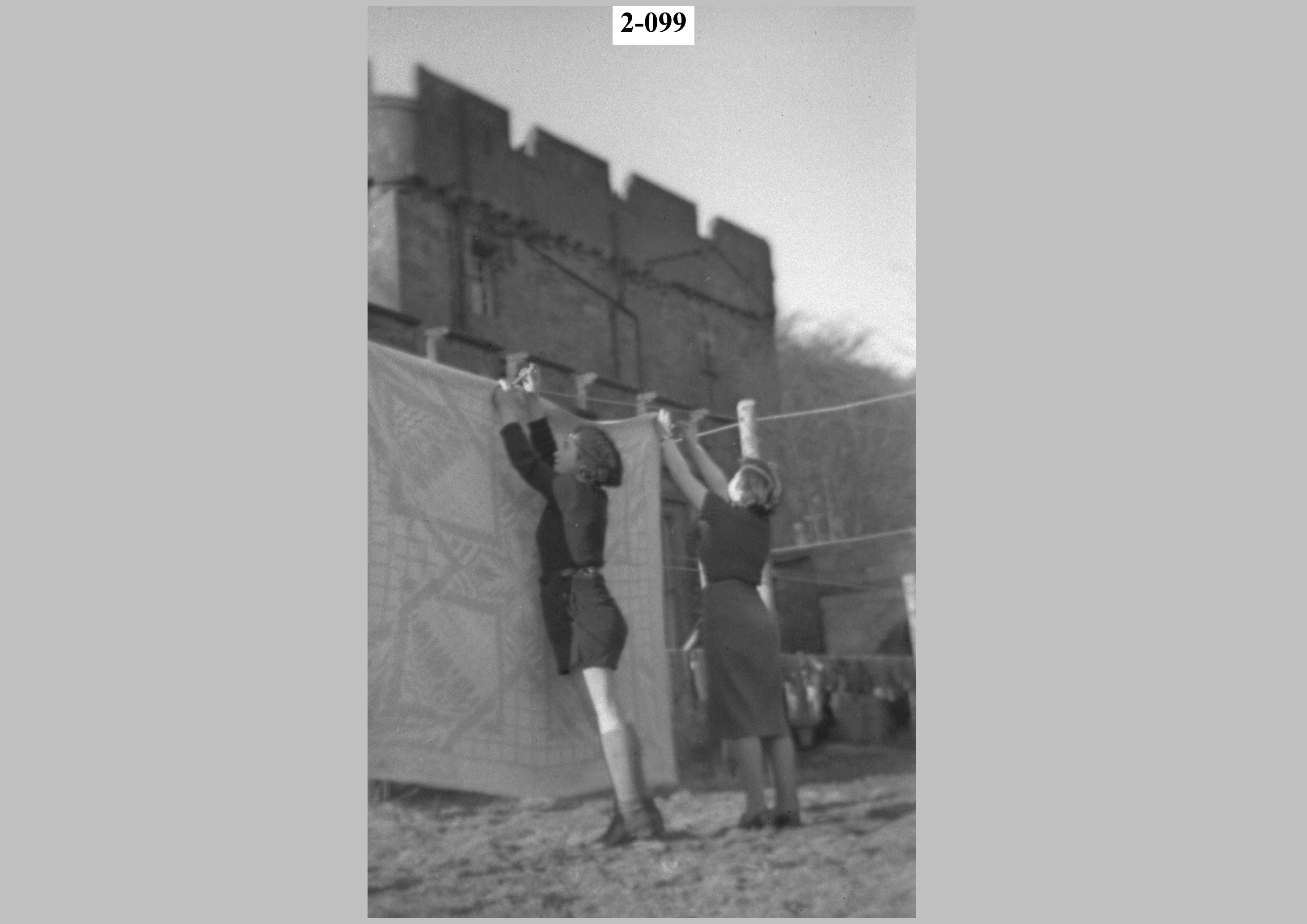 Hanging laundry1.jpg