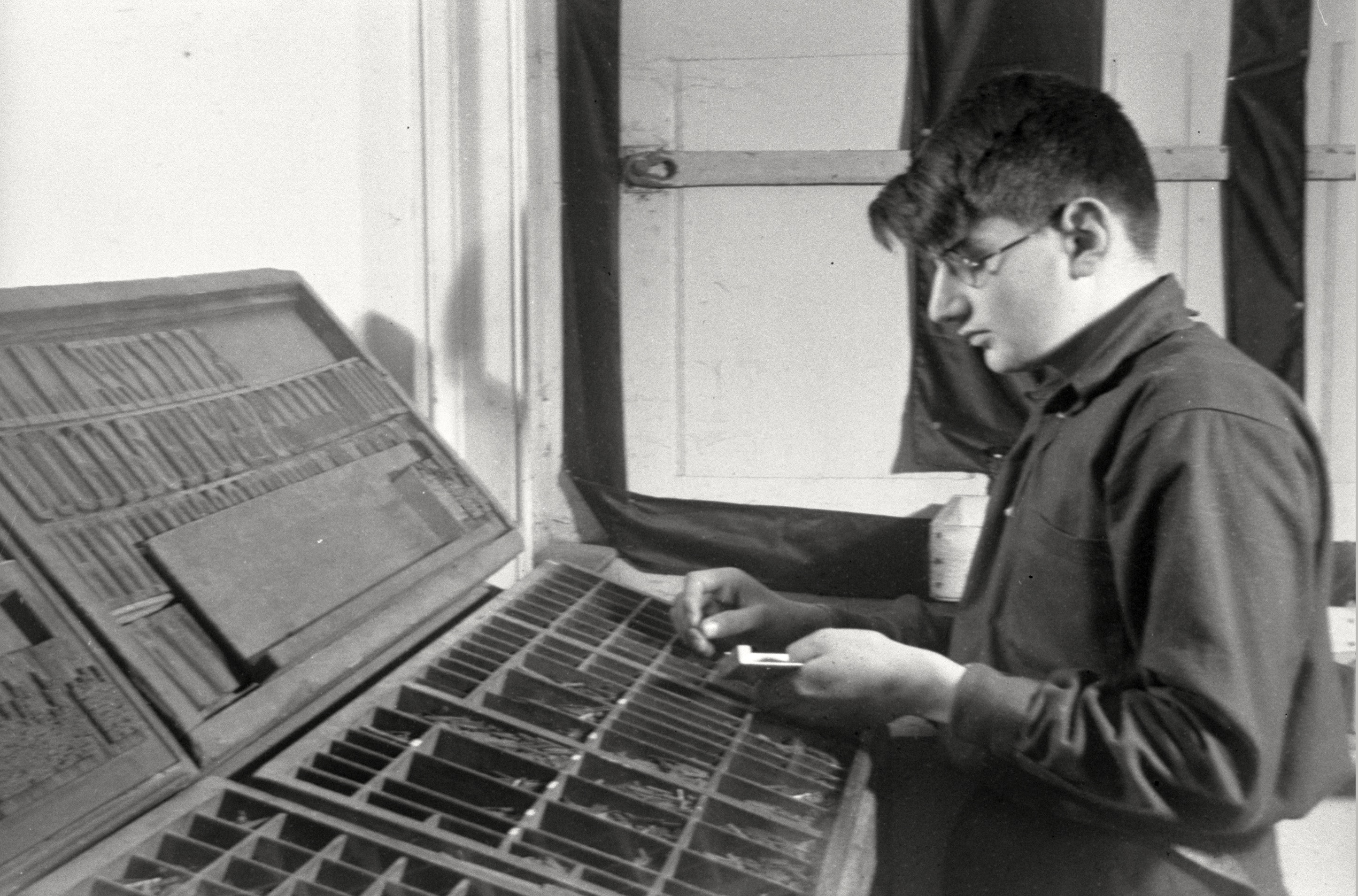 Printing press, sorting type.jpg