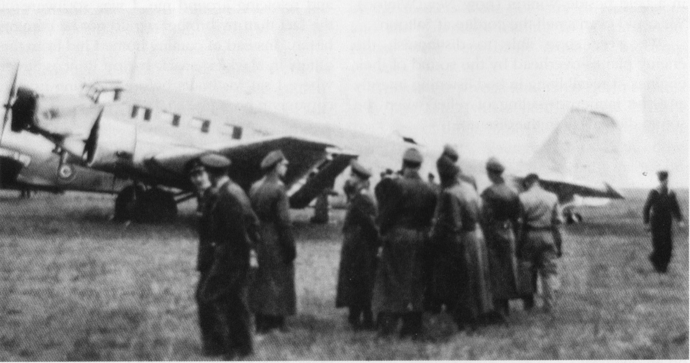 Representatives of the German garrison in Norway arriving at RAF Drem to sign surrender.jpg