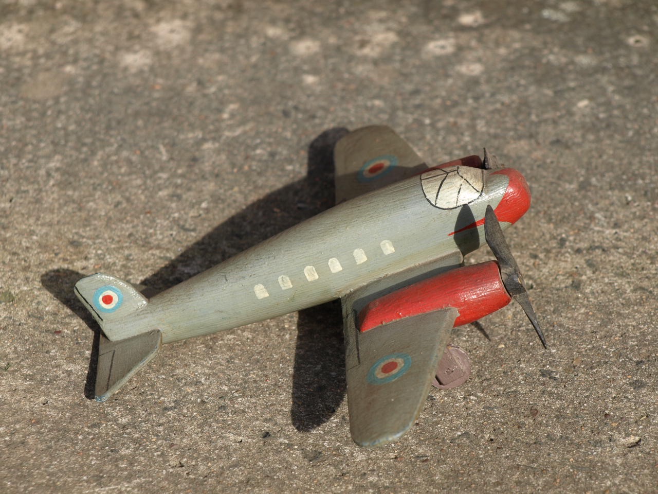 Model plane made by PoW, Amisfield.jpg