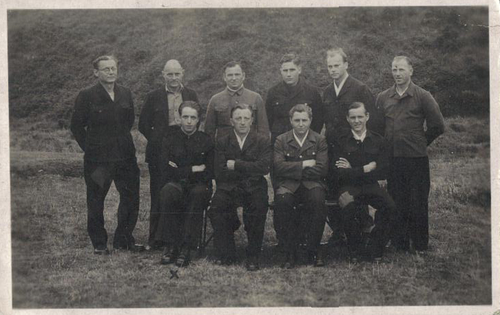 Alfred Weiss and fellow PoWs.jpg