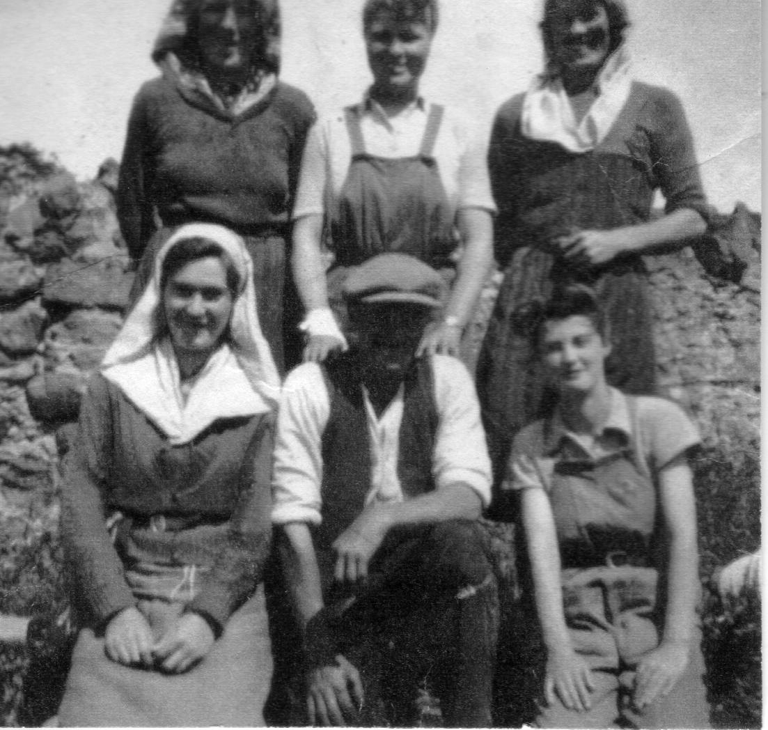 Land Girls & farm workers, East Lothian.jpg