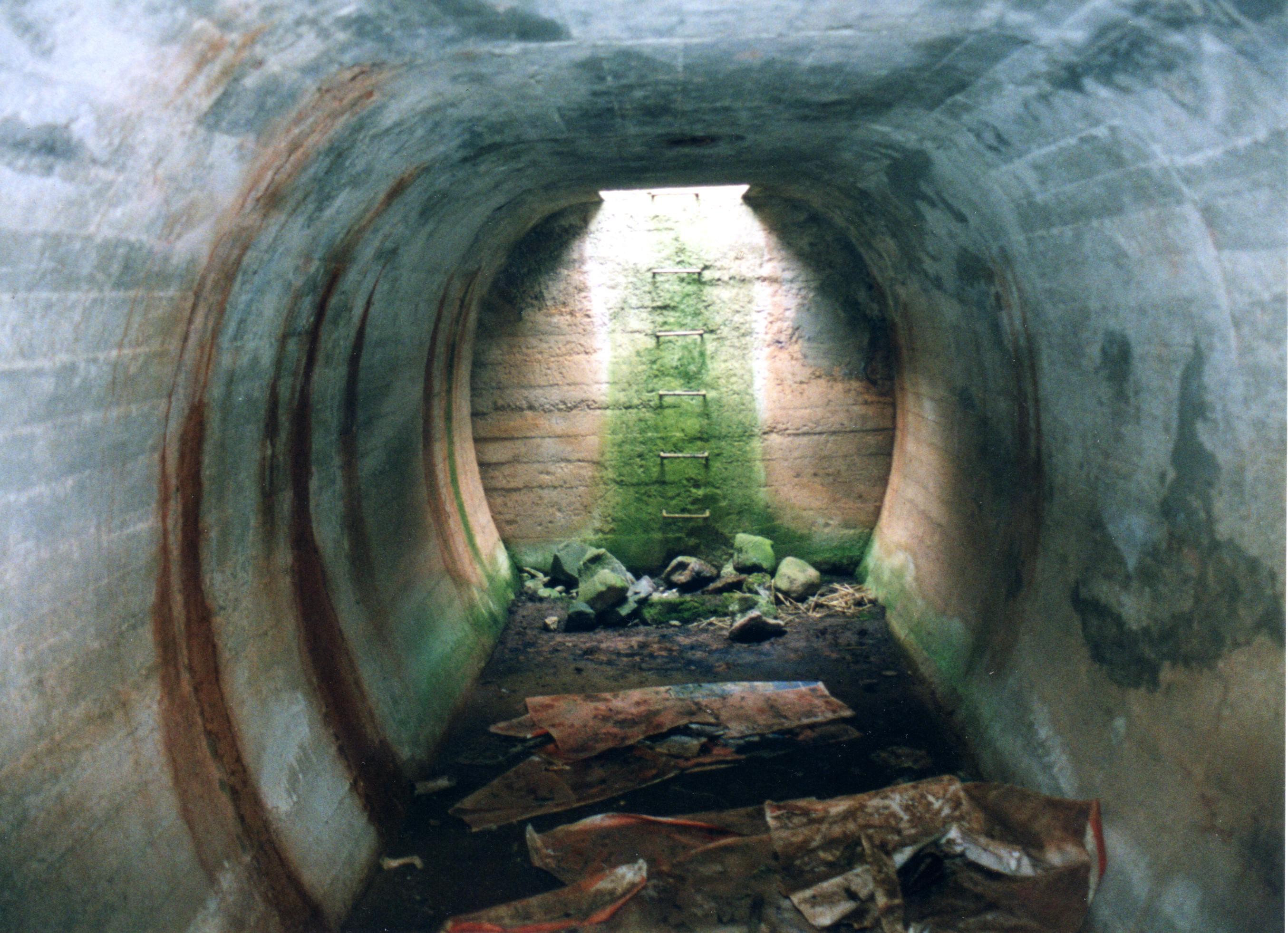 Decoy airfield at Halls Farm. Bunker interior.jpg