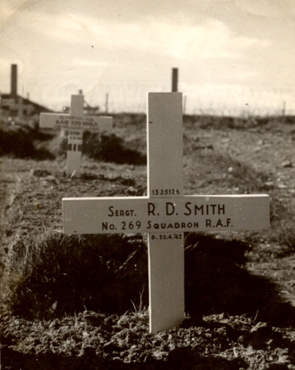 Funeral Iceland 7, Roberts grave.jpg